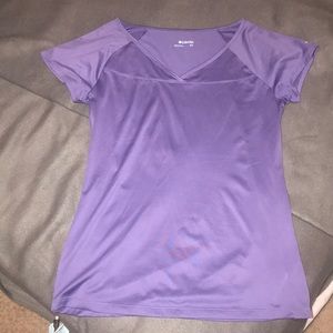 Columbia size medium lightweight tee